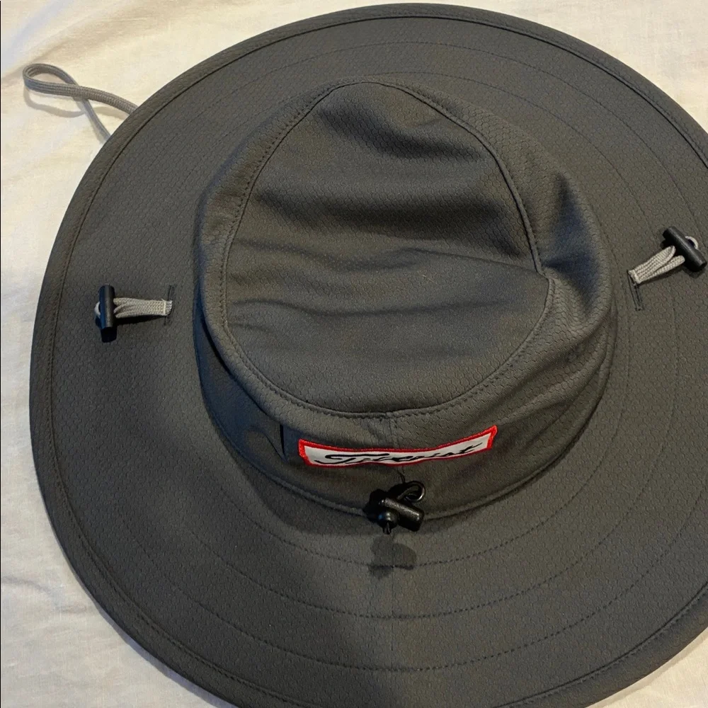 Titleist FJ Aussie golf hat, adjustable head and chin straps. - Picture 3 of 9